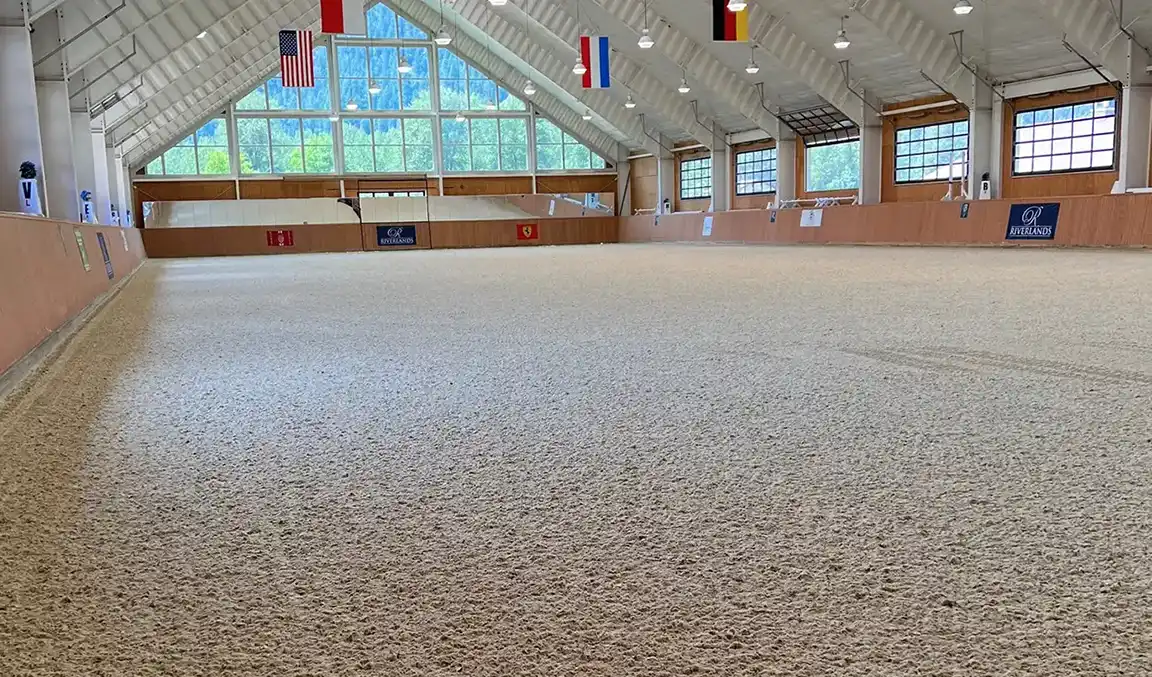 TravelBright™ Dust-free indoor steel arena.